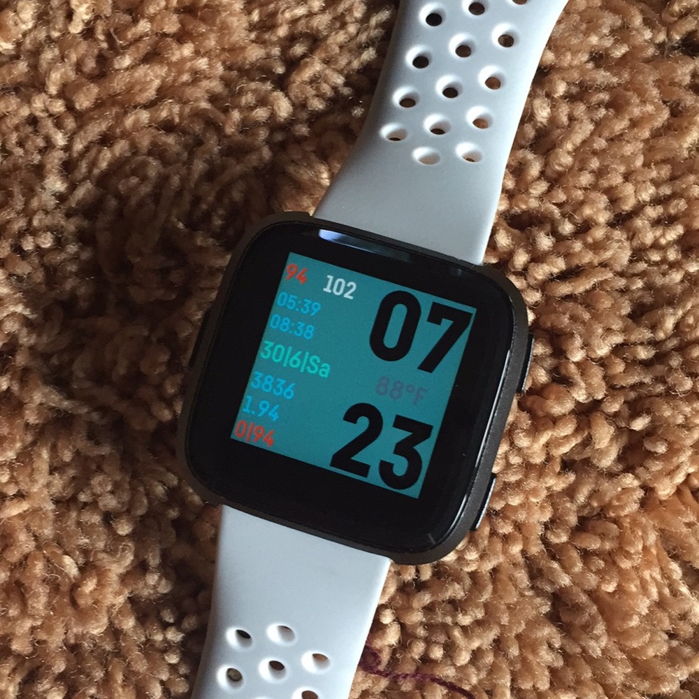 Fitbit Versa - image 2